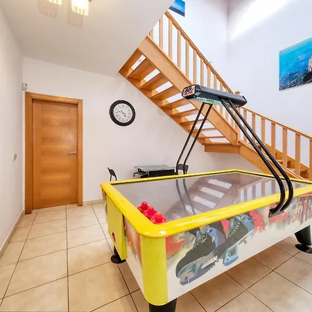 Flavia - Pool, Bbq And Game By Lanzarote *